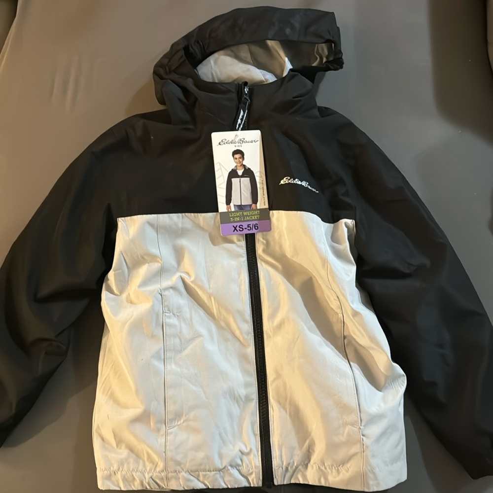 $20 NWT Eddie Bauer 3 in 1 hoodie jacket kids boys size XS 5/6, Unused